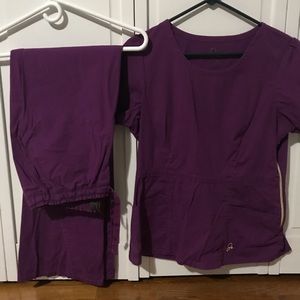 Jaanuu scrub set